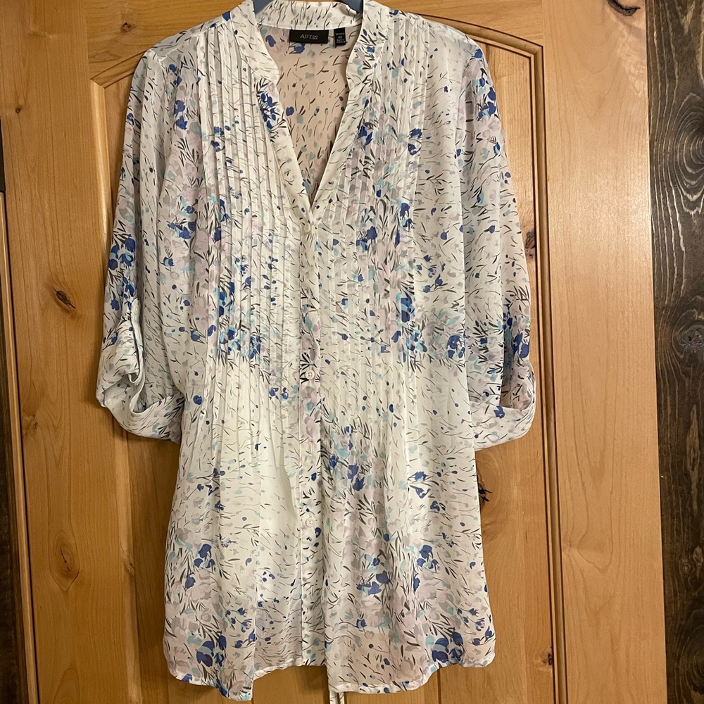 Apt 9 chiffon top with white cami - like new